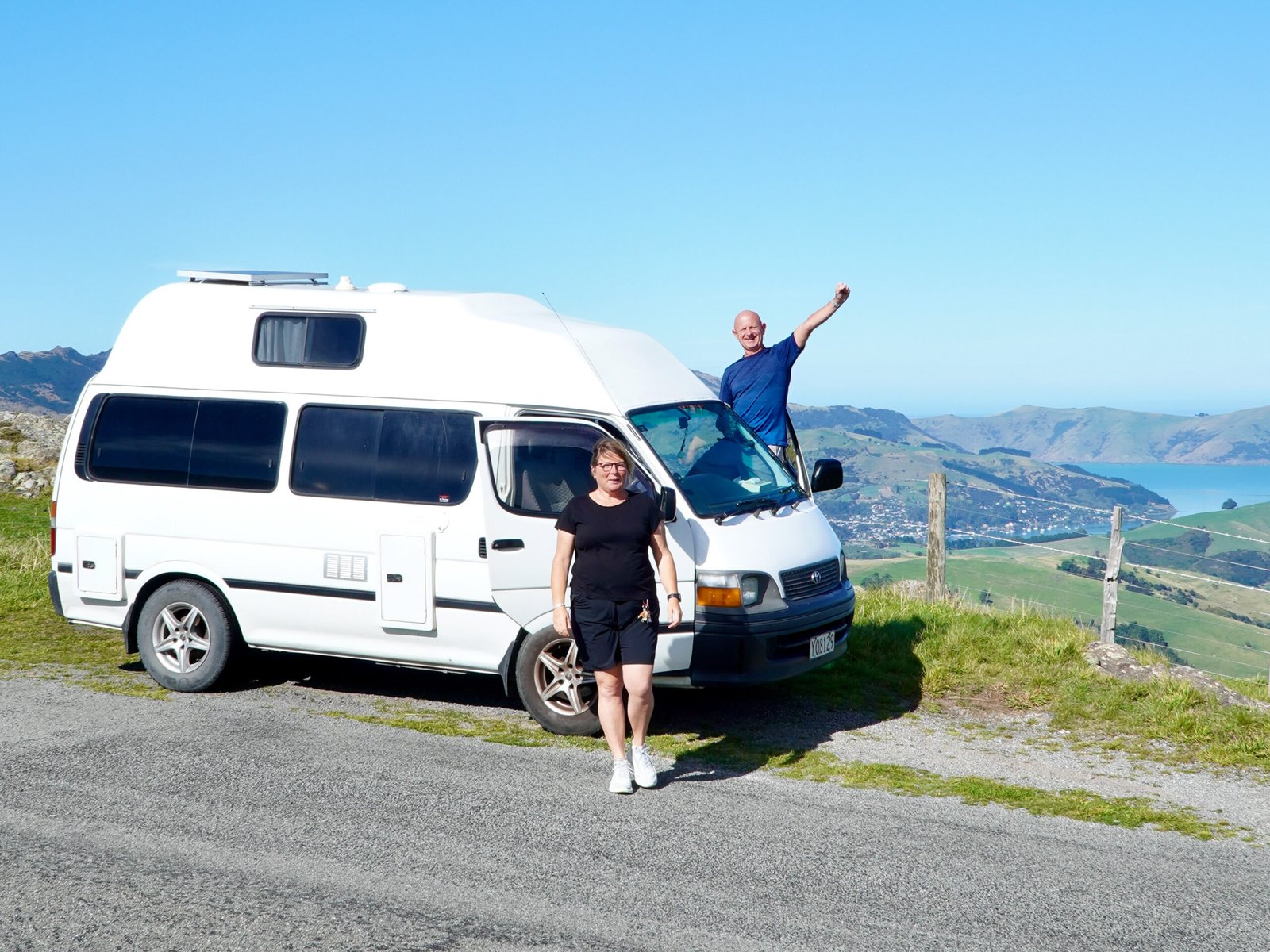 Ella and Geert with their New Zealand campervan