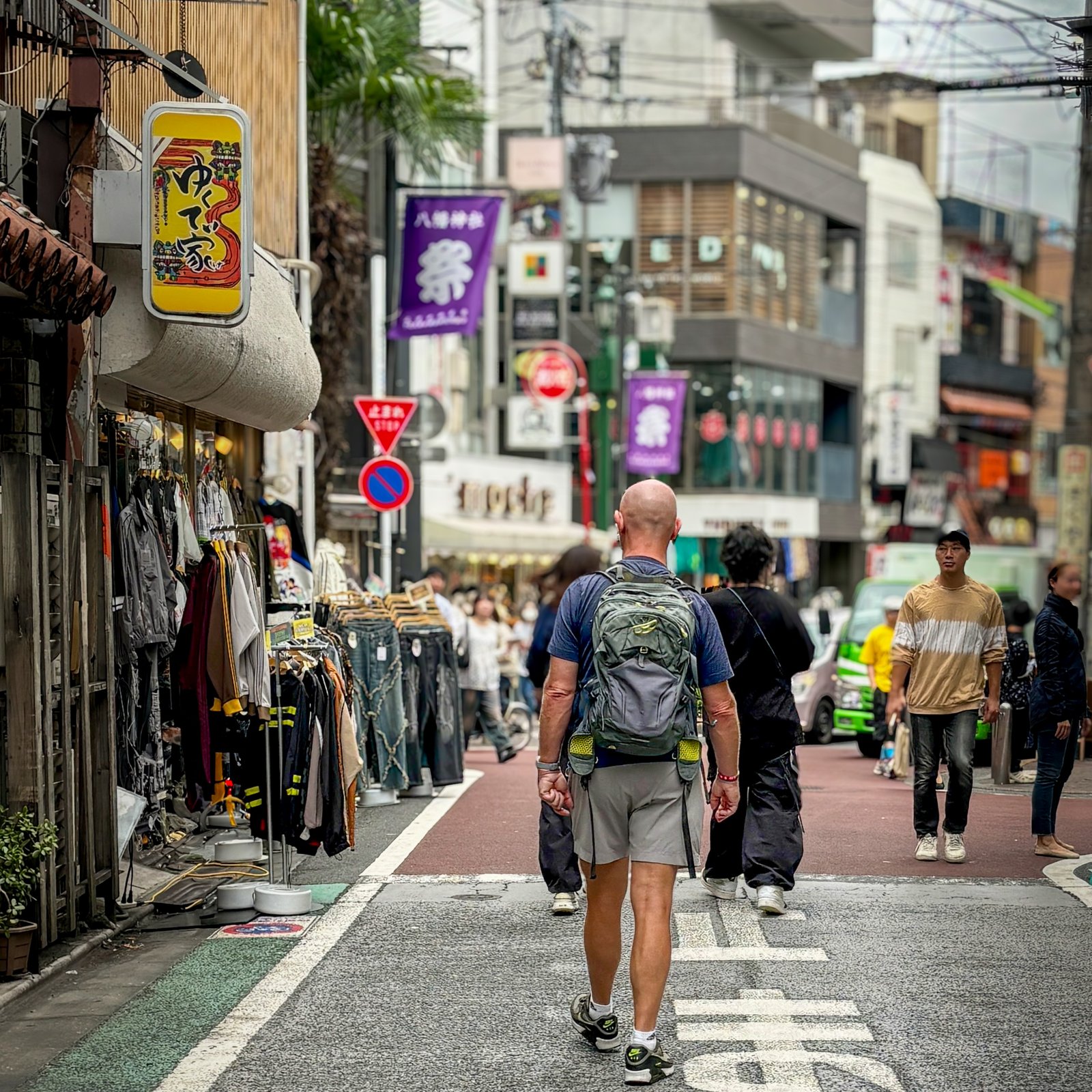 Geert walking through the streets of Tokyo